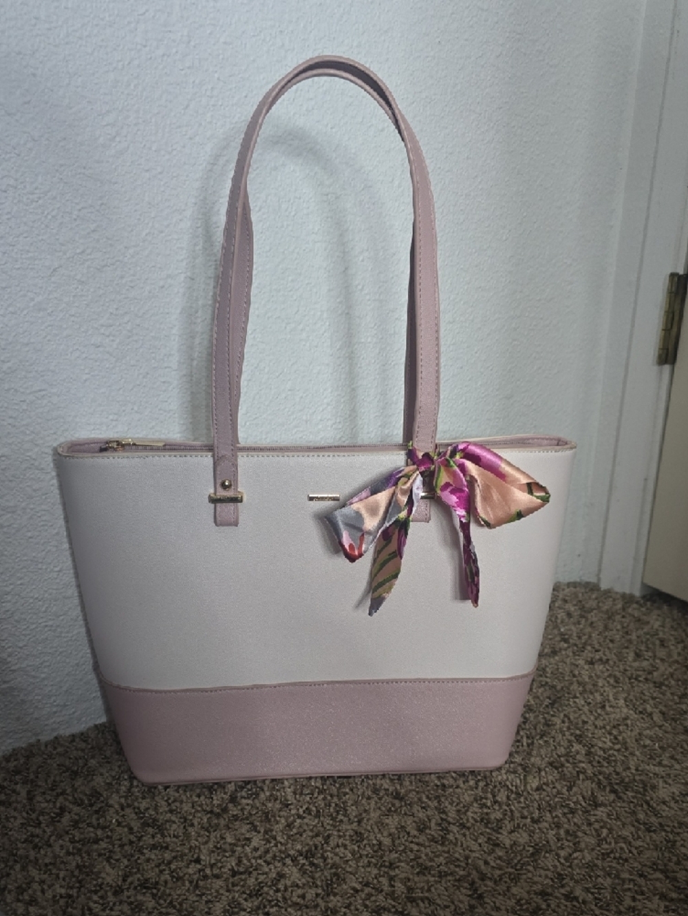 Lovesak Blush Pink & Cream Large Shoulder Tote Bag W/ Gold Hardware (EUC)💖